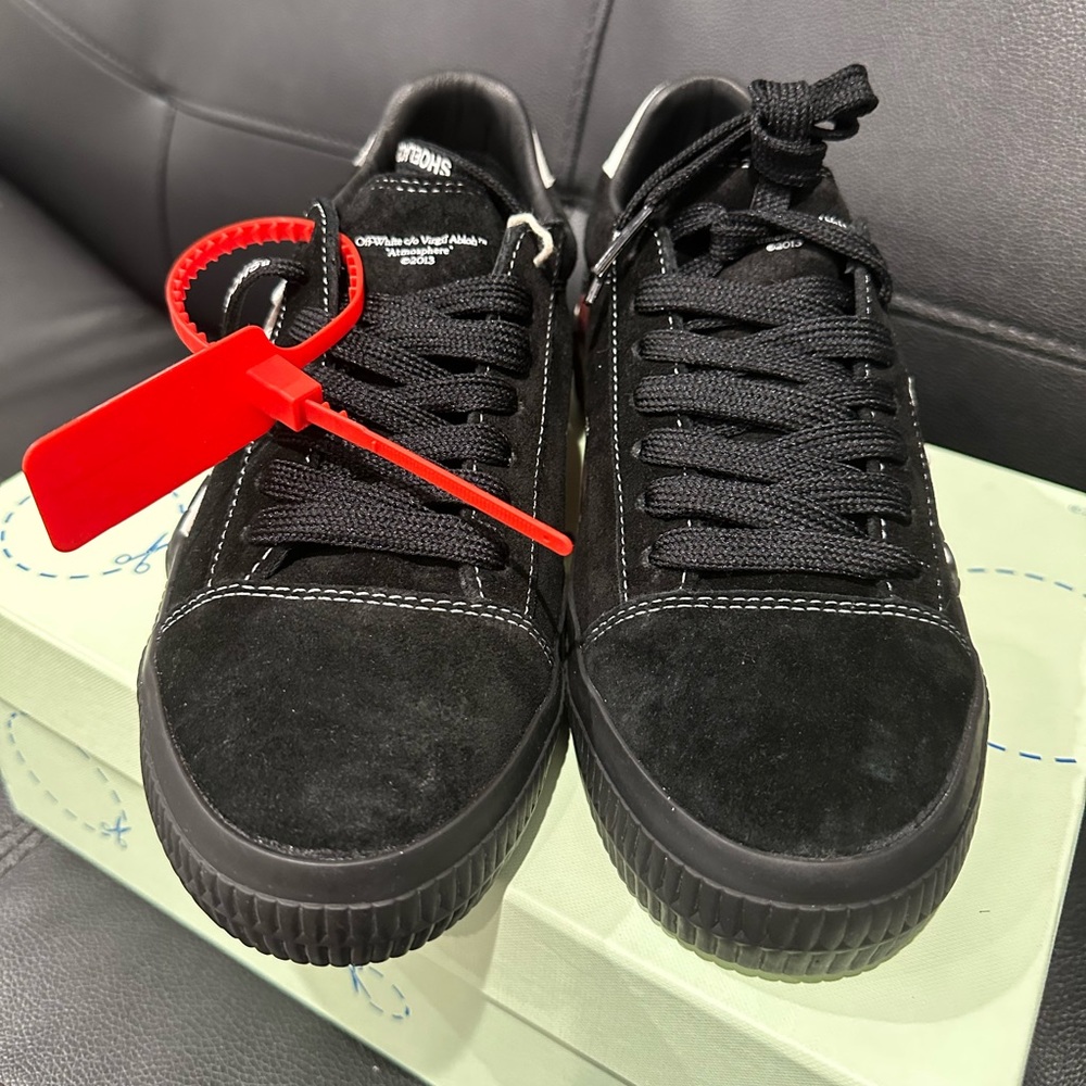 [SOLD on StockX] Off-white suede womens shoes - Picture 3 of 9